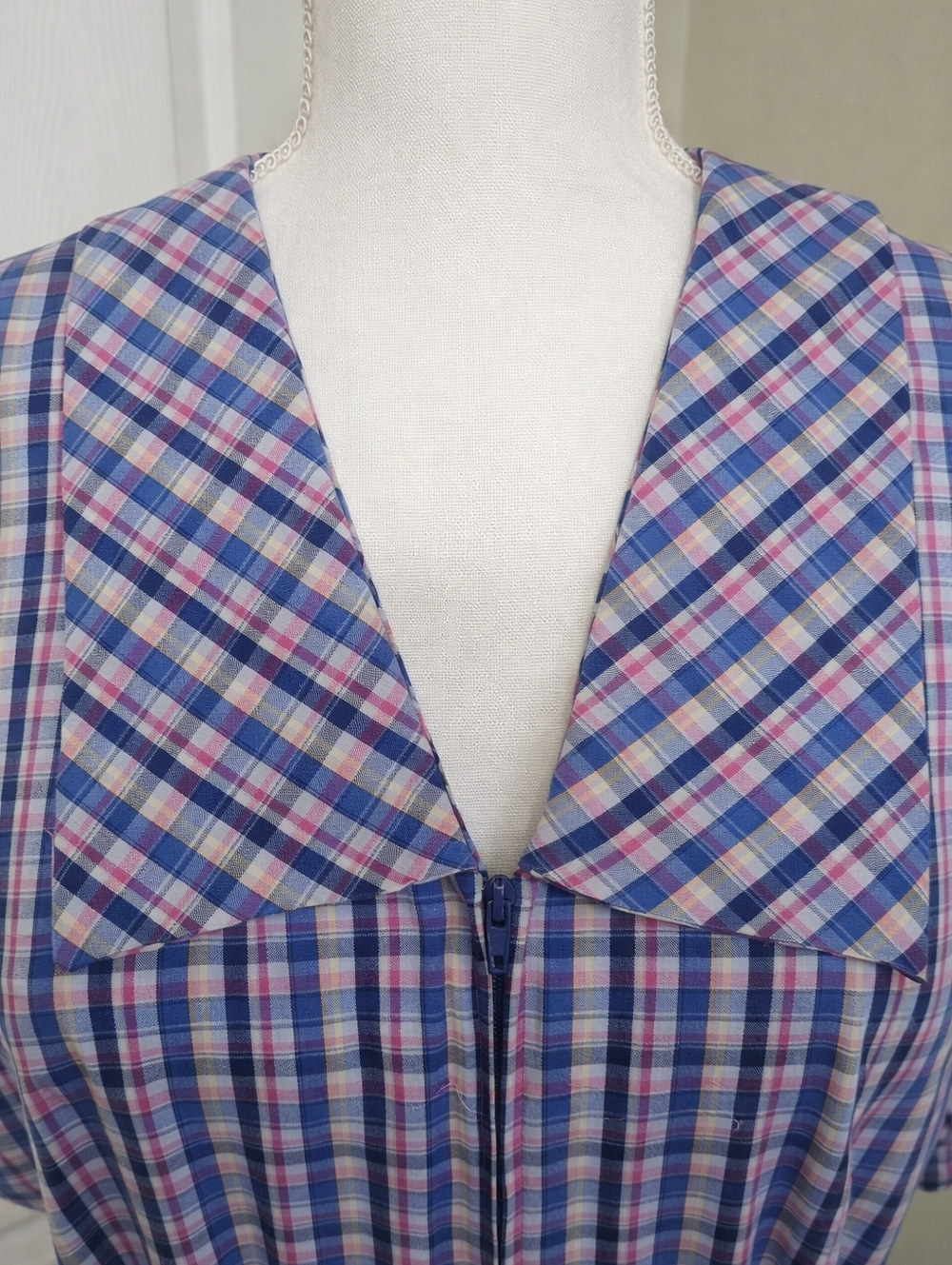Vintage 80s 90s Plaid Cottagecore House Dress Zip Front Midi Tie Waist Pockets - Picture 3 of 9